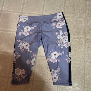 Peloton Wild Flower High-Rise Capri